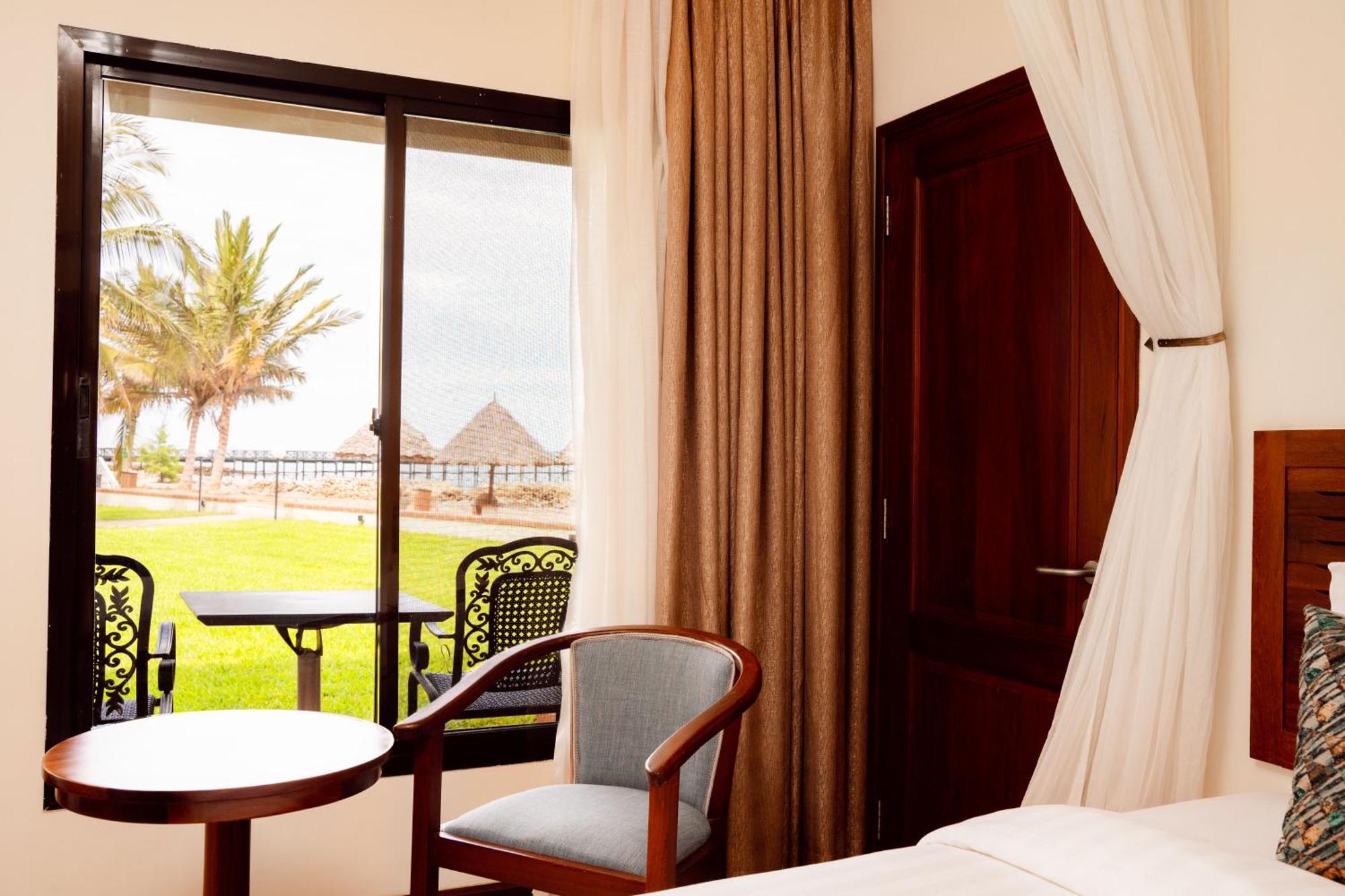 White Sands Hotel Dar-es-Salaam Eksteriør bilde