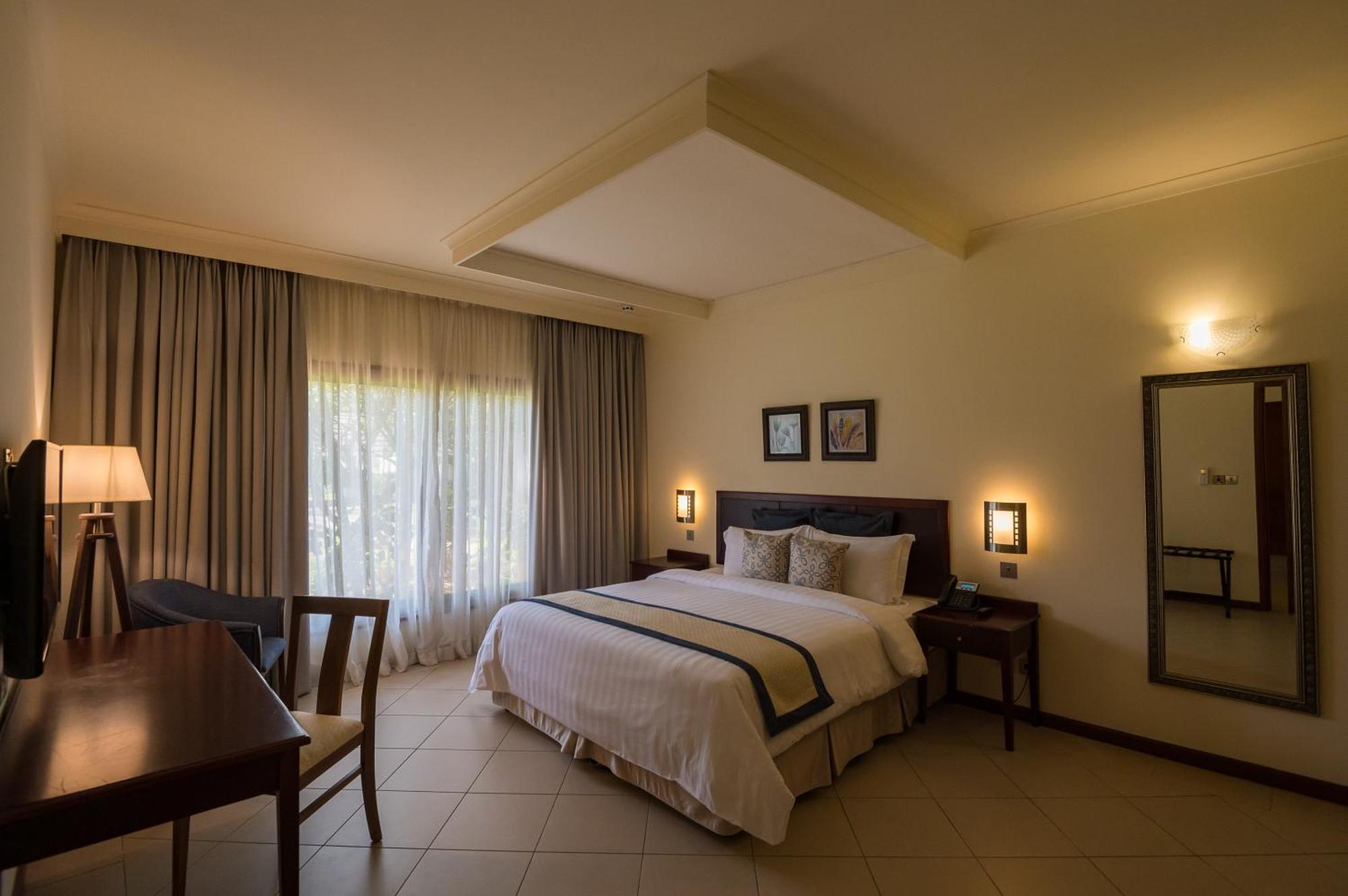 White Sands Hotel Dar-es-Salaam Eksteriør bilde